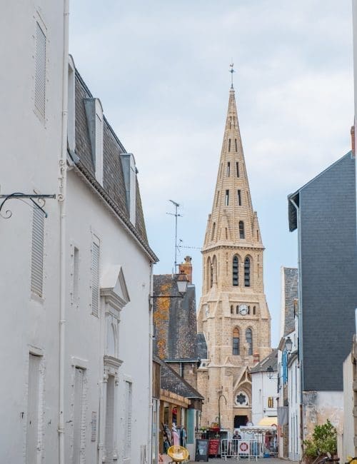 découvrez le charme du pouliguen, une destination côtière séduisante en bretagne. plages dorées, ports pittoresques et ambiance authentique vous attendent pour des séjours inoubliables.