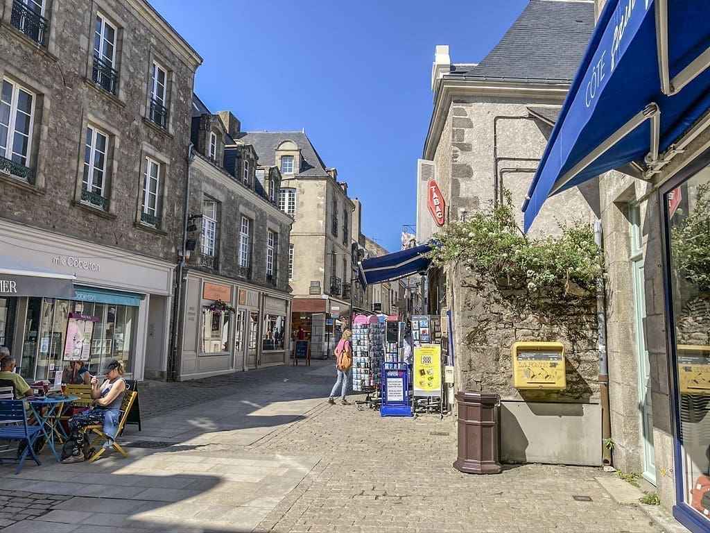 découvrez toutes les informations pratiques sur guérande : adresse, horaires d'ouverture, accès et conseils pour organiser votre visite dans cette ville historique.