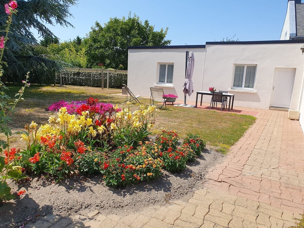 découvrez toutes les infos pratiques pour trouver et louer un airbnb à guérande : conseils, quartiers, astuces et tarifs pour un séjour réussi en bretagne.