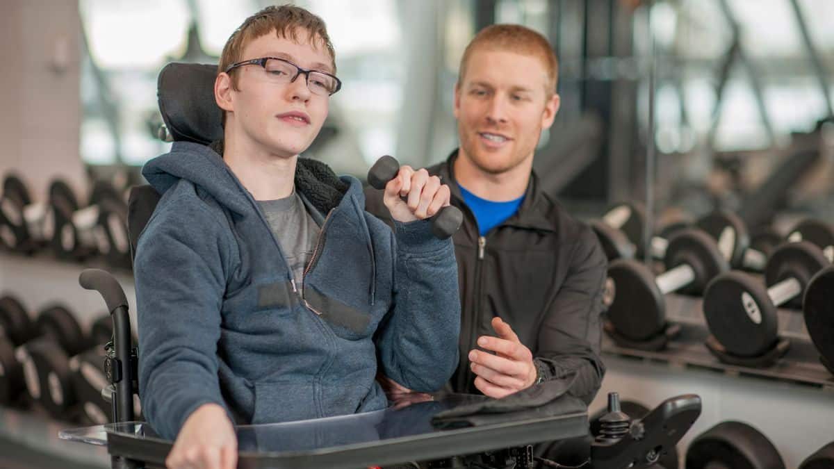 découvrez tous les critères d’attribution de l’aah 2025, les démarches pour faire votre demande ainsi que les nouveaux montants accordés. informez-vous pour bénéficier de l’allocation aux adultes handicapés.