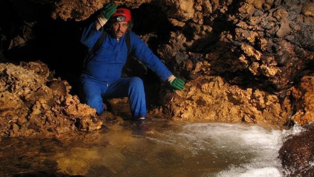 partez à l’aventure et découvrez les merveilles cachées des grottes naturelles à travers des explorations uniques. conseils, itinéraires et sécurité pour vivre une expérience inoubliable au cœur de la nature.