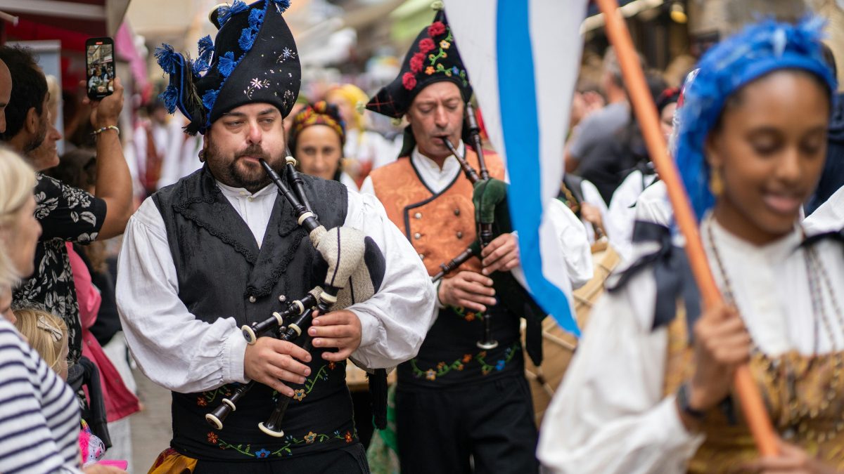 Traditional Breton Festival Musicians in Guérande